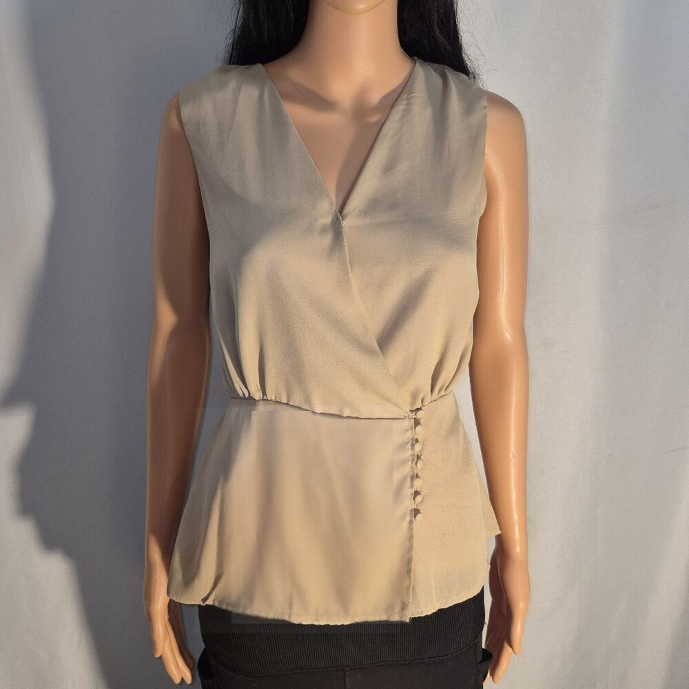 ICON APPAREL sleeveless blouse w/ cloth buttons, semi shear in size Medium